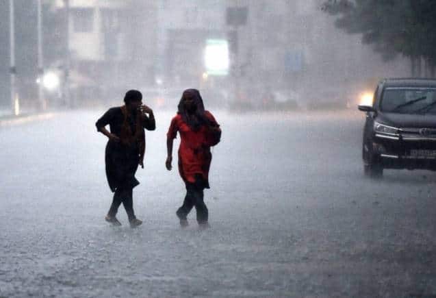 Weather Update: दिल्ली समेत इन राज्यों में 3 मई तक बारिश का अलर्ट, जानिए अपने शहर में मौसम का हाल Weather Update: दिल्ली समेत इन राज्यों में 3 मई तक बारिश का अलर्ट, जानिए अपने शहर में मौसम का हाल