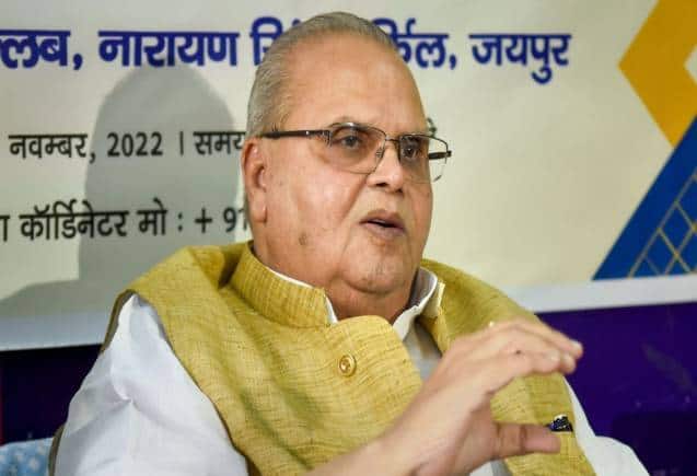 पूर्व राज्यपाल सत्यपाल मलिक के सहयोगी के घर पर CBI का छापा, जम्मू-कश्मीर और दिल्ली में 9 ठिकानों पर ली तलाशी पूर्व राज्यपाल सत्यपाल मलिक के सहयोगी के घर पर CBI का छापा, जम्मू-कश्मीर और दिल्ली में 9 ठिकानों पर ली तलाशी