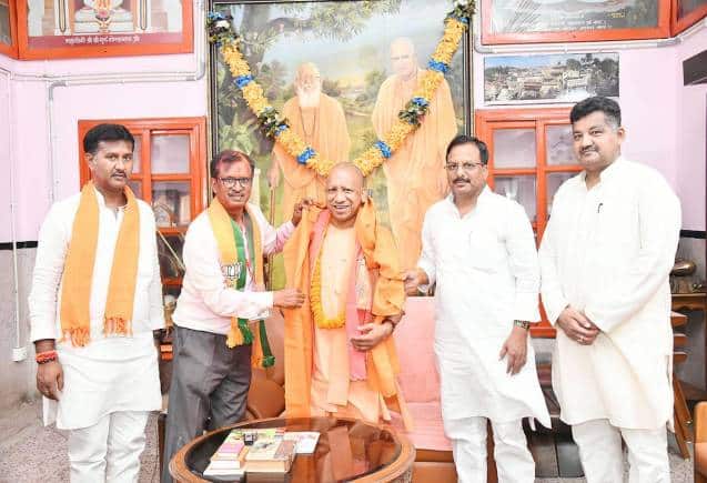 UP Nagar Nikay Chunav Results: यूपी मेयर की सभी 17 सीटों पर BJP का कब्जा, प्रधानमंत्री मोदी ने दी बधाई