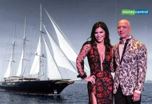 Jeff Bezos ने Cannes में गर्लफ्रेंड के साथ मारी ग्रैंड एंट्री, अरबों के जहाज में बैठकर पहुंचे France Jeff Bezos ने Cannes में गर्लफ्रेंड के साथ मारी ग्रैंड एंट्री, अरबों के जहाज में बैठकर पहुंचे France