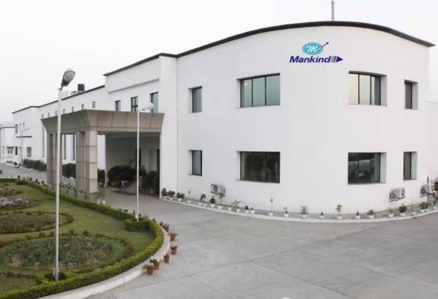 Mankind Pharma IPO: मार्केट में एंट्री से पहले ग्रे मार्केट में शेयरों की दहाड़, आईपीओ निवेशकों को शानदार लिस्टिंग गेन की उम्मीद – mankind pharma ipo listing tomorrow gmp grey market premium soars check what signal for listing gain