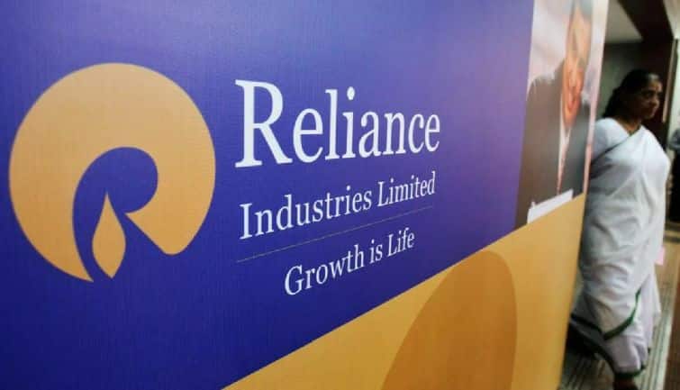 RIL share price : नए हाई पर रिलायंस के शेयर, गोल्डमैन सैक्स और आईसीआईसीआई सिक्योरिटीज को अभी और तेजी की उम्मीद RIL share price : नए हाई पर रिलायंस के शेयर, गोल्डमैन सैक्स और आईसीआईसीआई सिक्योरिटीज को अभी और तेजी की उम्मीद
