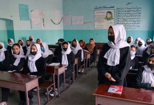 अफगानिस्तान: तालिबान राज में लड़कियों पर सितम! 80 स्कूली छात्राओं को दिया गया जहर, अस्पताल में भर्ती अफगानिस्तान: तालिबान राज में लड़कियों पर सितम! 80 स्कूली छात्राओं को दिया गया जहर, अस्पताल में भर्ती