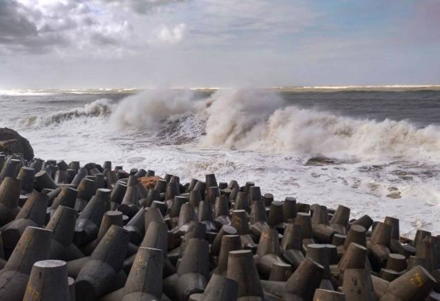 Cyclone Biparjoy: चक्रवात बिपरजोय 15 जून को पहुंच सकता है कच्छ, NDRF और SDRF को तैनात, इन इलाकों में होगी बारिश Cyclone Biparjoy: चक्रवात बिपरजोय 15 जून को पहुंच सकता है कच्छ, NDRF और SDRF को तैनात, इन इलाकों में होगी बारिश