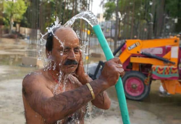 Heat Wave Alert: उत्तर भारत में प्रचंड लू का कहर, भीषण गर्मी से यूपी के बलिया में 72 घंटे में 54 लोगों की मौत