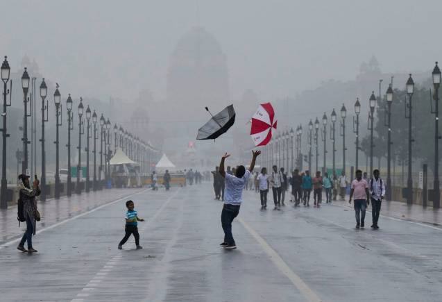 Delhi Rain Updates: दिल्ली में अगले पांच दिनों में हल्की से मध्यम बारिश की संभावना, IMD ने जारी किया ऑरेंज अलर्ट Delhi Rain Updates: दिल्ली में अगले पांच दिनों में हल्की से मध्यम बारिश की संभावना, IMD ने जारी किया ऑरेंज अलर्ट