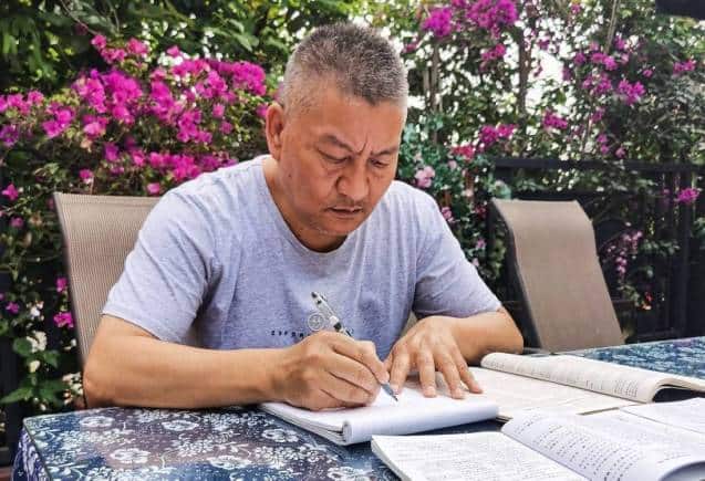 Gaokao Exam: टॉप कॉलेज में एडमिशन के लिए चीनी करोड़पति ने 27वीं बार दी देश की सबसे कठिन परीक्षा