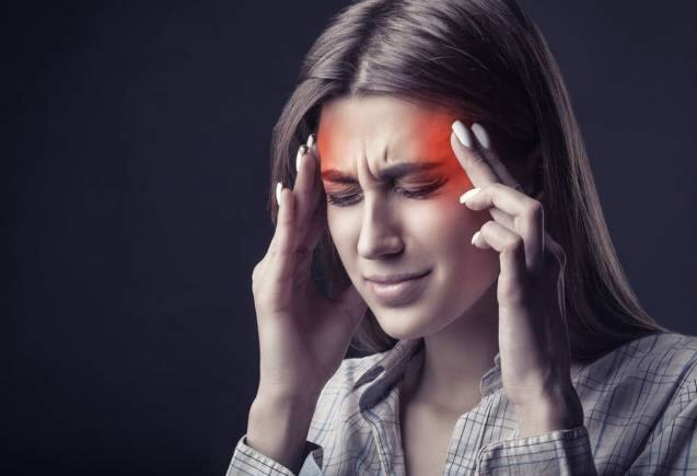 Migraine Headache: ऐसे सिर दर्द को कभी न करें इग्नोर, माइग्रेन की हो सकती है समस्या, इन उपायों से मिलेगी राहत