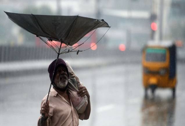 MONSOON FORECAST: मानसून ने पकड़ी रफ्तार! अगले 48 घंटे में देगा दस्तक, इन राज्यों में भारी बारिश का अलर्ट MONSOON FORECAST: मानसून ने पकड़ी रफ्तार! अगले 48 घंटे में देगा दस्तक, इन राज्यों में भारी बारिश का अलर्ट