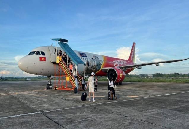 Vietjet प्लेन की फिलीपींस में तकनीकी खराबी के बाद इमरजेंसी लैंडिंग, बाल-बाल बचे 214 यात्री Vietjet प्लेन की फिलीपींस में तकनीकी खराबी के बाद इमरजेंसी लैंडिंग, बाल-बाल बचे 214 यात्री