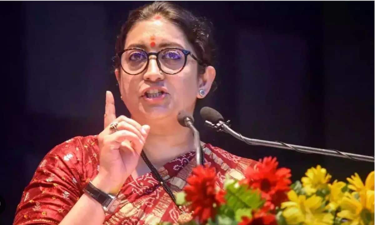 UP Lok Sabha Chunav: स्मृति ईरानी ने कांग्रेस पर लगाए 'अपने ऊपर हमला करने' के आरोप, कहा- मेरी लड़ाई प्रियंका गांधी से है
