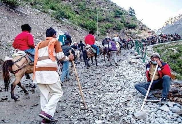 Amarnath Yatra 2023: भारी सुरक्षा के बीच अमरनाथ यात्रियों का पहला जत्था रवाना, LG मनोज सिन्हा ने दिखाई हरी झंडी Amarnath Yatra 2023: भारी सुरक्षा के बीच अमरनाथ यात्रियों का पहला जत्था रवाना, LG मनोज सिन्हा ने दिखाई हरी झंडी