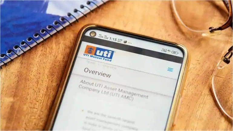 UTI Mutual Fund में हिस्सेदारी बेचेंगे एलआईसी और 3 सरकारी बैंक, SBI कैपिटल मार्केट्स को नियुक्त किया मर्चेंट बैंकर
