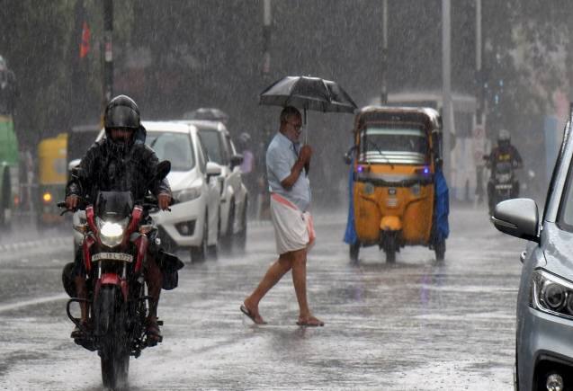 Weather Update: मौसम विभाग ने जारी किया अलर्ट, अगले 4-5 दिन तक इन राज्यों में झमाझम होगी बारिश Weather Update: मौसम विभाग ने जारी किया अलर्ट, अगले 4-5 दिन तक इन राज्यों में झमाझम होगी बारिश