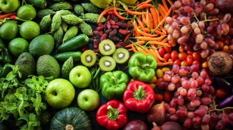 Vegetable Prices UP: सब्जियों के दाम में आई बड़ी गिरावट, यहां देखिए आलू-गोभी समेत सभी सब्जियों के नए दाम | Moneycontrol Hindi
