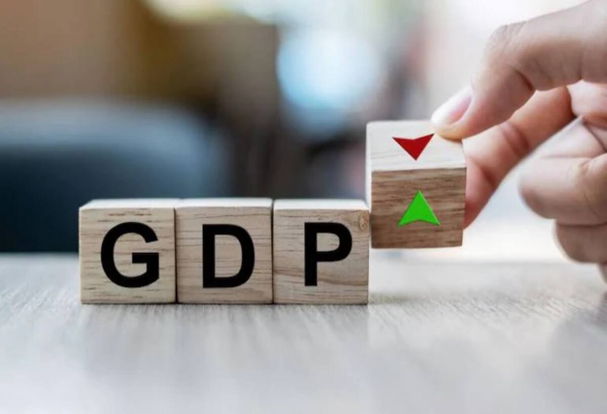 US Q1 GDP: पहली तिमाही में 1.6% रही विकास दर, दो साल में सबसे धीमी जीडीपी ग्रोथ US Q1 GDP: पहली तिमाही में 1.6% रही विकास दर, दो साल में सबसे धीमी जीडीपी ग्रोथ