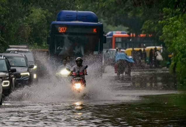दिल्ली-NCR में अगले 5-6 दिनों तक बारिश होने के आसार, यमुना फिर खतरे के निशान के पार