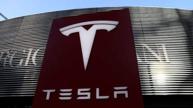 Tesla ने अमेरिका और चीन में घटाए अपनी कारों के दाम, बिक्री घटने के बाद कंपनी का फैसला