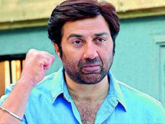 Gadar-2 के बाद अब बॉर्डर-2 में दहाड़ेंगे सनी देओल? चल रही है इसके सीक्वल की प्लानिंग Gadar-2 के बाद अब बॉर्डर-2 में दहाड़ेंगे सनी देओल? चल रही है इसके सीक्वल की प्लानिंग