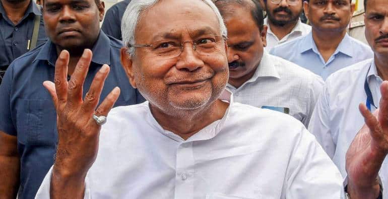 बिहार के स्कूलों में रक्षाबंधन से लेकर छठ तक की छुट्टियों में कटौती, केंद्रीय मंत्री बोले- अब शरिया भी लागू होगा बिहार के स्कूलों में रक्षाबंधन से लेकर छठ तक की छुट्टियों में कटौती, केंद्रीय मंत्री बोले- अब शरिया भी लागू होगा