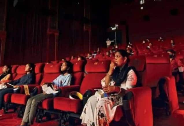 PVR Inox के लिए शानदार रहा ये वीकेंड, एक दिन में फिल्म देखने पहुंची 12.8 लाख ऑडियंस, गदर, OMG-2 और जेलर का दिखा क्रेज PVR Inox के लिए शानदार रहा ये वीकेंड, एक दिन में फिल्म देखने पहुंची 12.8 लाख ऑडियंस, गदर, OMG-2 और जेलर का दिखा क्रेज