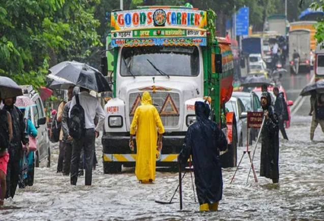 Weather Updates: इन राज्यों में अगले 4 दिन फिर होगी झमाझम बारिश, ऑरेंज अलर्ट जारी, जानें अपने शहर में मौसम का हाल Weather Updates: इन राज्यों में अगले 4 दिन फिर होगी झमाझम बारिश, ऑरेंज अलर्ट जारी, जानें अपने शहर में मौसम का हाल