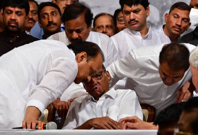 'NCP में कोई विभाजन नहीं है, अजित अब भी हमारे नेता हैं', शरद पवार के बयान से सियासी भूचाल 'NCP में कोई विभाजन नहीं है, अजित अब भी हमारे नेता हैं', शरद पवार के बयान से सियासी भूचाल