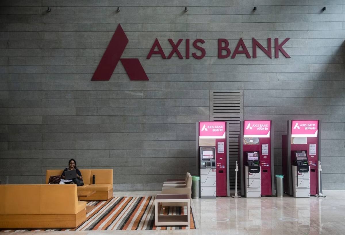 Axis Bank ने करोड़ों ग्राहकों को दिया तोहफा! रिवाइज किया FD पर ब्याज