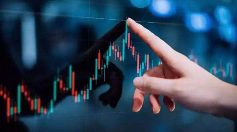 Market Cap : टॉप 10 में से 4 कंपनियों का मार्केट कैप 23,417 करोड़ रुपये घटा, Infosys-TCS को सबसे ज्यादा नुकसान