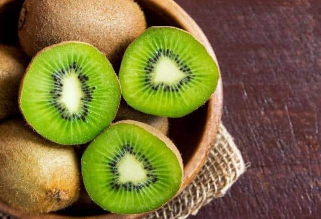Diabetes: कीवी से कंट्रोल में रहता है ब्लड शुगर, अन्य बीमारियों के लिए भी है फायदेमंद