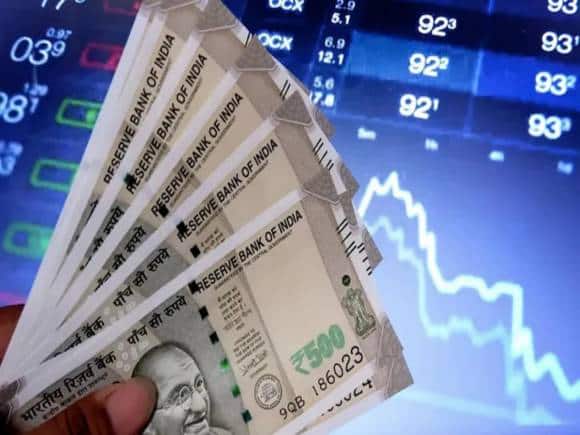 Stock Market Fraud: फर्जी मार्केट गुरु की खोल रहे थे पोल, अब भंडाफोड़ करने वालों पर ही उठ गए सवाल