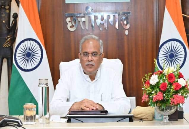 Chhattisgarh Elections: चुनाव जीतने के लिए किसानों की कर्जमाफी और बेहतर MSP पर दांव लगा रहे बघेल