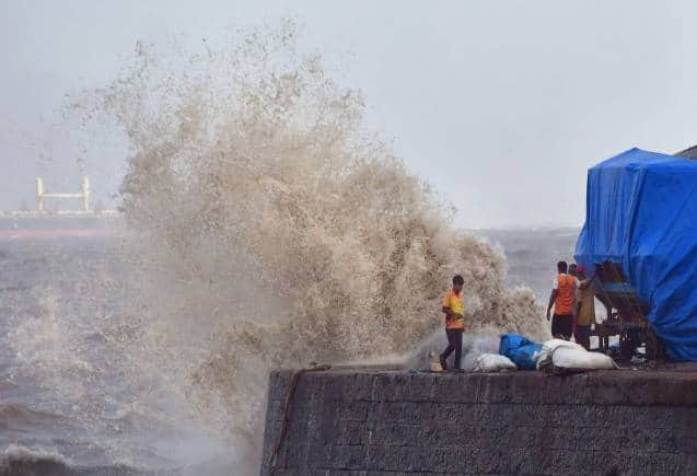 Cyclone Tej: भीषण चक्रवाती तूफान में बदला चक्रवात तेज! इन राज्यों में मचा सकता है तबाही, IMD ने जारी किया अलर्ट Cyclone Tej: भीषण चक्रवाती तूफान में बदला चक्रवात तेज! इन राज्यों में मचा सकता है तबाही, IMD ने जारी किया अलर्ट