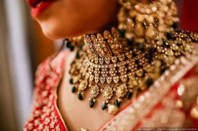Gold Rate Today: करवाचौथ से पहले महंगा हुआ सोना, वाइफ के लिए गहने खरीदने का है प्लान, तो चेक कर लें रेट