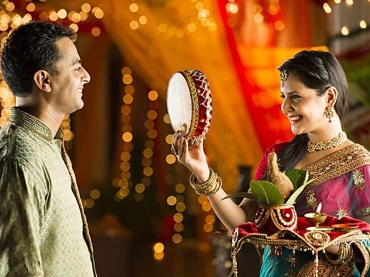 Karwa Chauth 2024: करवाचौथ पर रखी जाती है पूजा की ये सामग्री, जान लें लिस्ट, कहीं रह न जाए पूजा में कमी