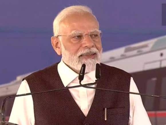 PM Modi ने नौजवानों को बांटे 51 हजार से भी ज्यादा जॉइनिंग लेटर, रोजगार मेला के जरिए युवाओं को दी गई नौकरी