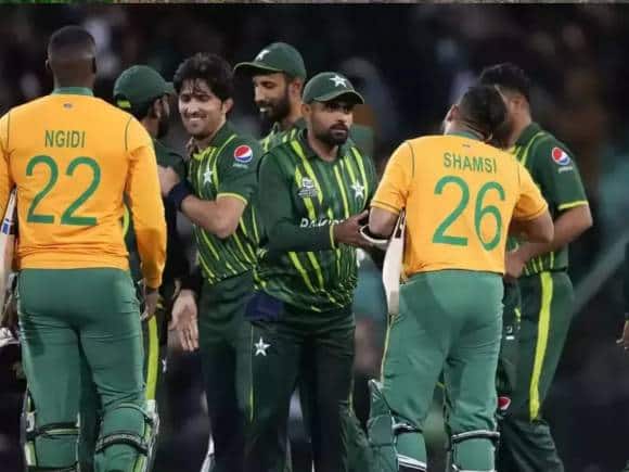 Pak Vs S. Africa: सांसे रोक देने वाले रोमांचक मैच में साउथ अफ्रीका की जीत, पाकिस्तान की सेमीफाइनल में पहुंचने की उम्मीदें हुई धुंधली Pak Vs S. Africa: सांसे रोक देने वाले रोमांचक मैच में साउथ अफ्रीका की जीत, पाकिस्तान की सेमीफाइनल में पहुंचने की उम्मीदें हुई धुंधली