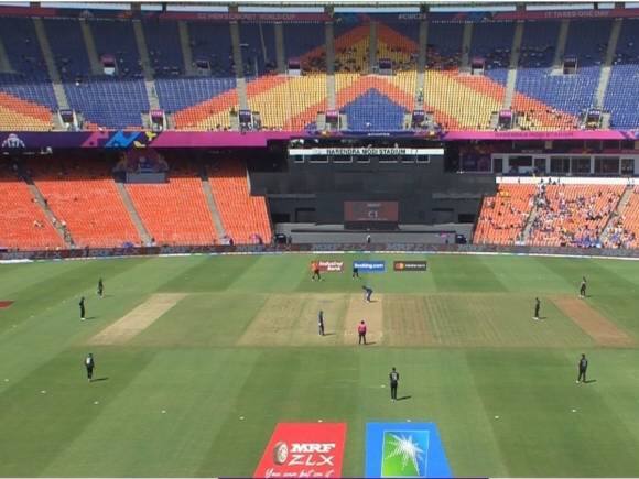 World Cup 2023: क्या वनडे क्रिकेट को लेकर मर चुका है रोमांच? वर्ल्ड कप के पहले ही मैच में खाली रहा स्टेडियम World Cup 2023: क्या वनडे क्रिकेट को लेकर मर चुका है रोमांच? वर्ल्ड कप के पहले ही मैच में खाली रहा स्टेडियम