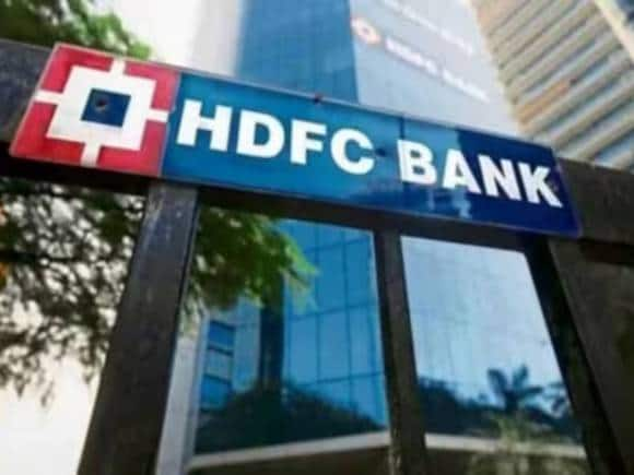 HDFC Bank का MCap 13 लाख करोड़ के पार, क्या अभी किया जा सकता है निवेश? एक्सपर्ट्स व्यू