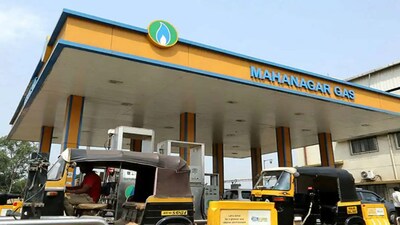 IGL share price : IGL के शेयरों में अच्छी तेजी आई है। एनएसई पर ये शेयर 11.90 रुपए यानी 6.49 फीसदी की तेजी लेकर 195 रुपए के आसपास कारोबार कर रहा है। आज का इसका दिन का हाई 196.31 रुपए और दिन का लो 186.58 रुपए है
