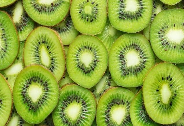 Kiwi: रोजाना सिर्फ 2 कीवी का करें सेवन, हजारों रुपये की होगी बचत, जानिए इस विदेशी फल के फायदे Kiwi: रोजाना सिर्फ 2 कीवी का करें सेवन, हजारों रुपये की होगी बचत, जानिए इस विदेशी फल के फायदे