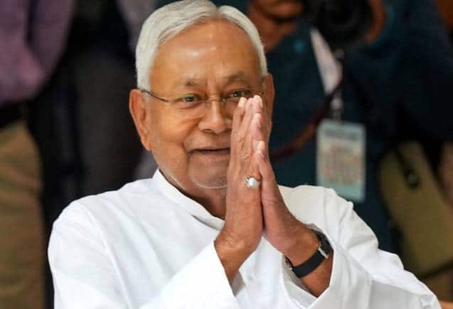 Bihar Political Crisis: नीतीश कुमार रविवार सुबह तक दे सकते हैं इस्तीफा, मुख्यमंत्री ने JDU विधायक के साथ की बैठक