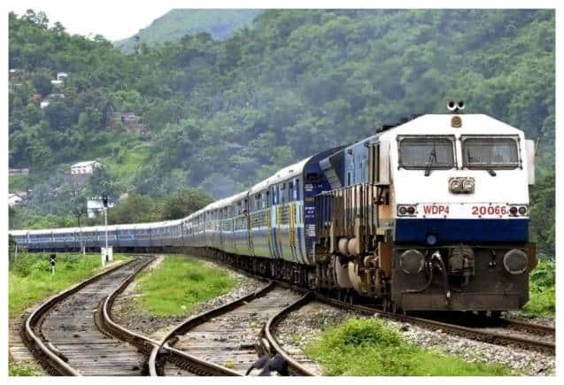 Indian Railways: चलती ट्रेन में घर बैठे पता करें सीट खाली है या नहीं, TTE की टेंशन खत्म