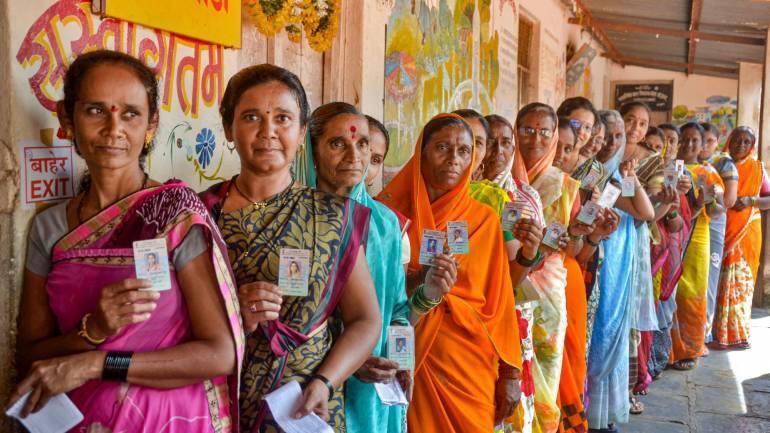 मध्य प्रदेश विधानसभा चुनाव 2023: महिला मतदाताओं को लुभाने के लिए कांग्रेस और बीजेपी में लगी होड़