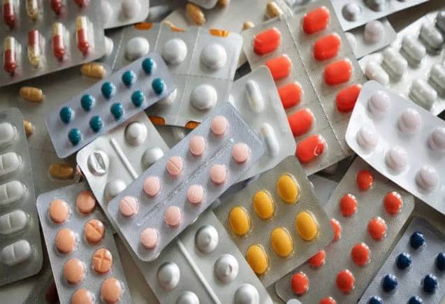 Antibiotics: दूध या जूस के साथ कभी न खाएं एंटीबायोटिक्स दवाएं, नहीं तो बीमारी में पड़ जाएंगे लेने के देने