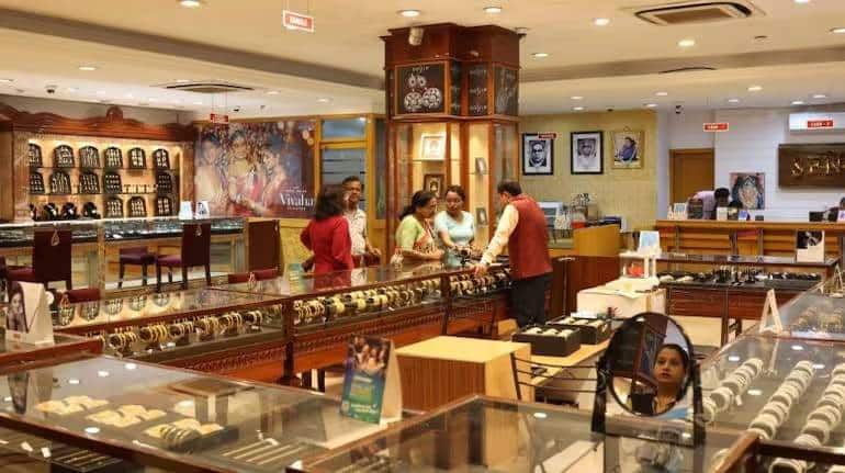 धनतेरस से पहले अच्छी खरीदारी से ज्वेलरी स्टॉक्स की चमक बढ़ी, एक महीने में 30% तक रिटर्न