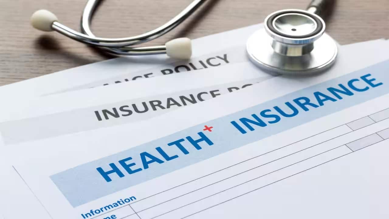 Insurance stocks : सस्ते होंगे लाइफ और हेल्थ इंश्योरेंस, केंद्रीय मंत्री नितिन गडकरी ने की 18% GST हटाने की मांग