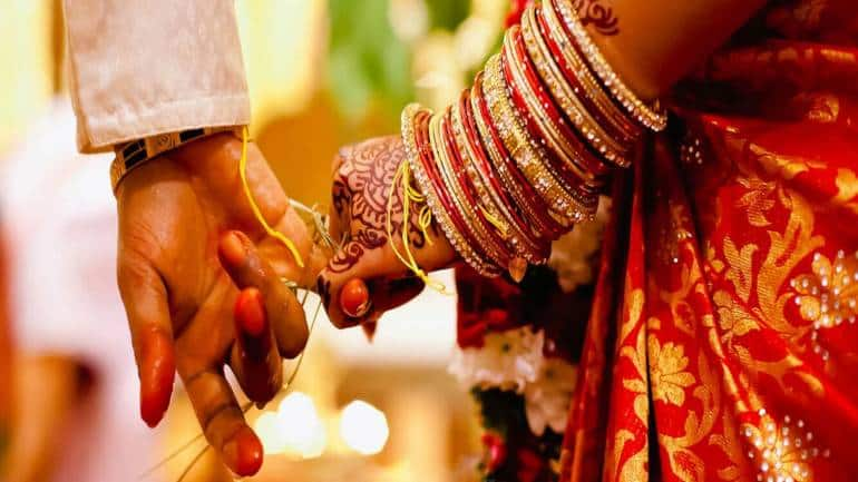 Wedding Stocks: शादियों का आया सीजन, ये 9 स्टॉक्स करा सकते हैं जोरदार कमाई, रखें नजर