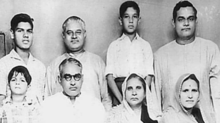 Atal Bihari Vajpayee: जब एक ही कॉलेज, एक ही क्लास में अटल बिहारी और उनके पिता ने साथ की पढ़ाई, बड़ा ही दिलचस्प किस्सा