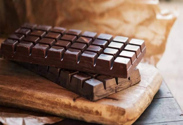 Diabetes के मरीज डार्क चॉकलेट खा सकते हैं या नहीं, डॉक्टर ने दिया यह जवाब